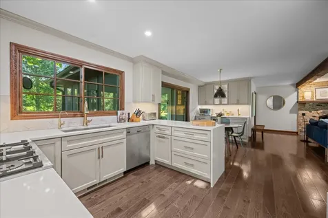 40W170 Deer Run Drive St. Charles IL 60175
