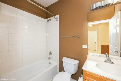 758 West 15th Street Chicago IL 60607