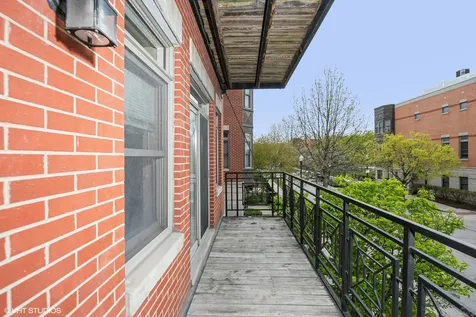758 West 15th Street Chicago IL 60607