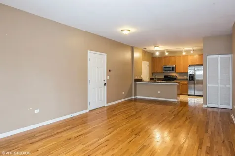 758 West 15th Street Chicago IL 60607