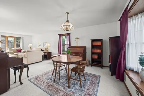 1566 North Windsor Drive Arlington Heights IL 60004