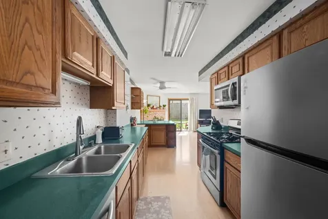 1566 North Windsor Drive Arlington Heights IL 60004