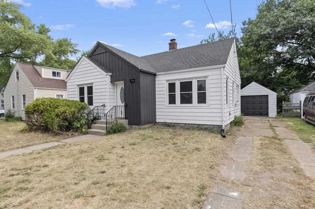 1719 Carney Avenue Rockford IL 61103