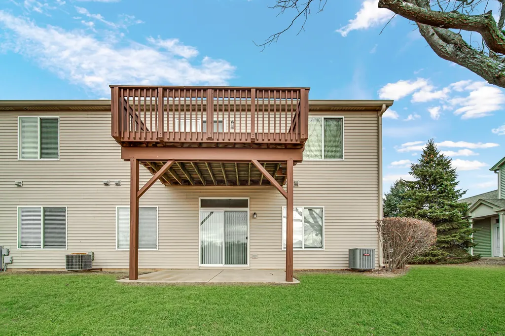 2325 Summerlin Drive Aurora IL 60503