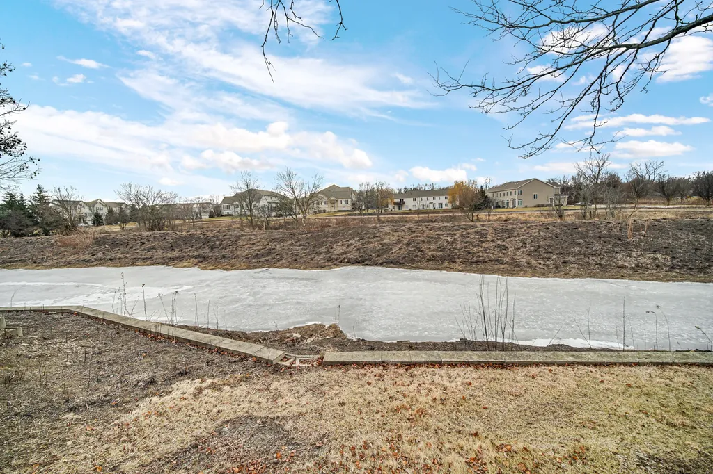 2325 Summerlin Drive Aurora IL 60503
