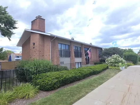 2000 Bayside Drive Palatine IL 60074