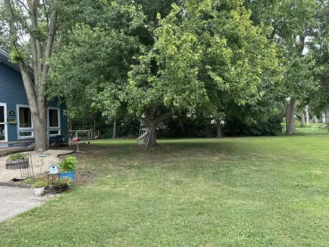 320 East Lincoln Avenue Watseka IL 60970