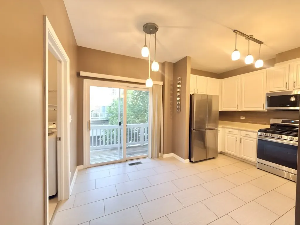 2263 Daybreak Drive Aurora IL 60503