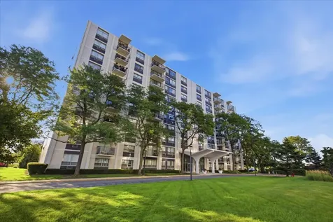 9001 Golf Road Des Plaines IL 60016
