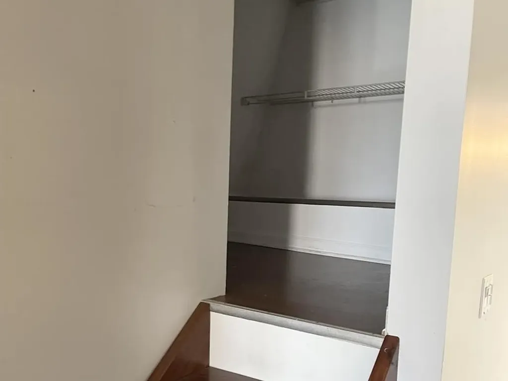 4846 West Gunnison Street Chicago IL 60630
