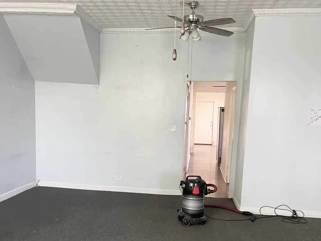4846 West Gunnison Street Chicago IL 60630