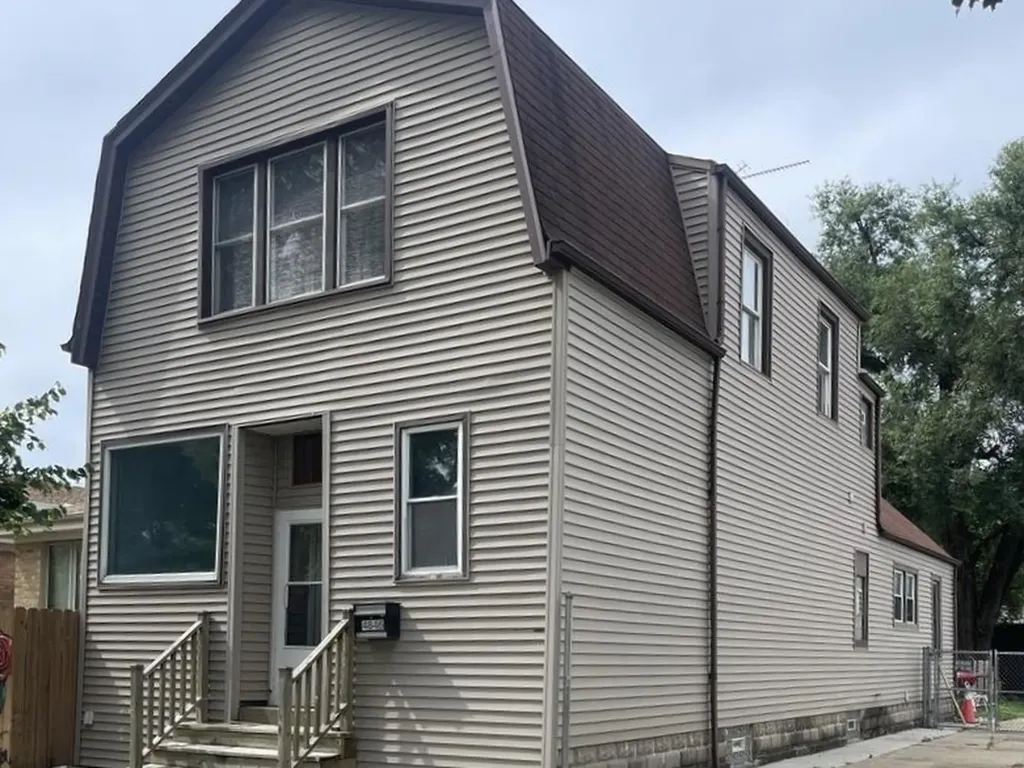 4846 West Gunnison Street Chicago IL 60630