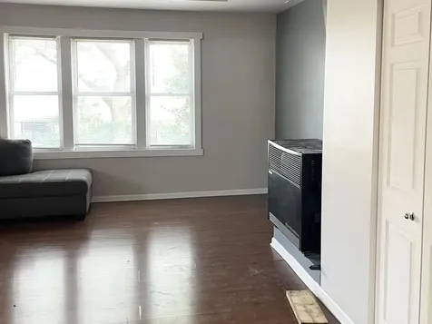 4846 West Gunnison Street Chicago IL 60630
