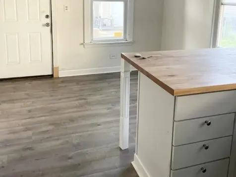 4846 West Gunnison Street Chicago IL 60630