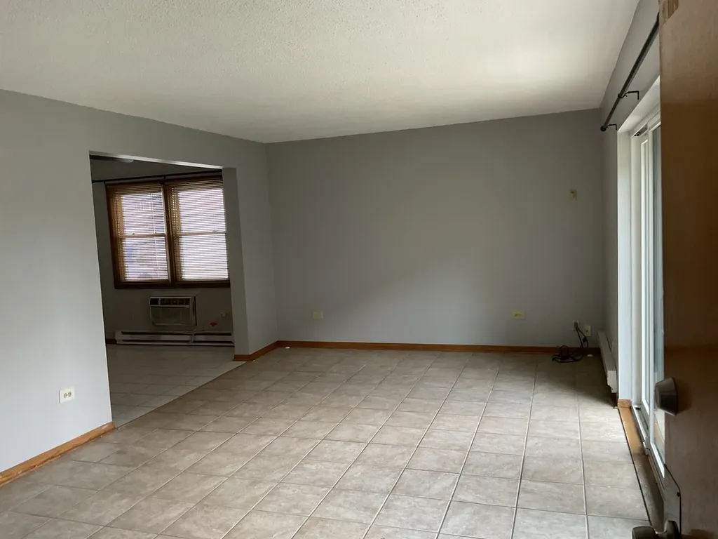 6436 West 64th Place Chicago IL 60638