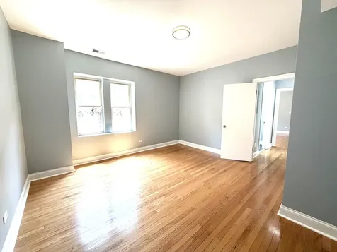 7821 South Phillips Avenue Chicago IL 60649