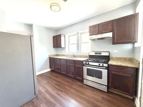 7821 South Phillips Avenue Chicago IL 60649