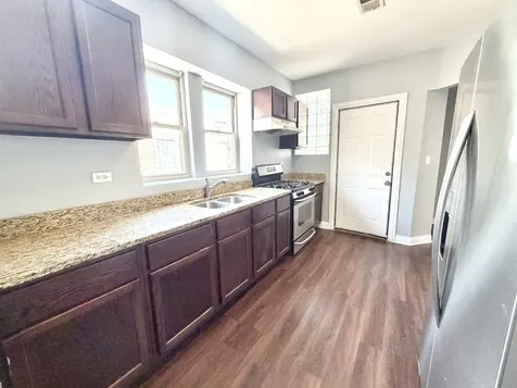 7821 South Phillips Avenue Chicago IL 60649