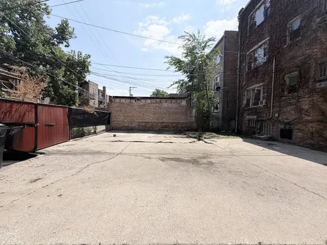 7821 South Phillips Avenue Chicago IL 60649