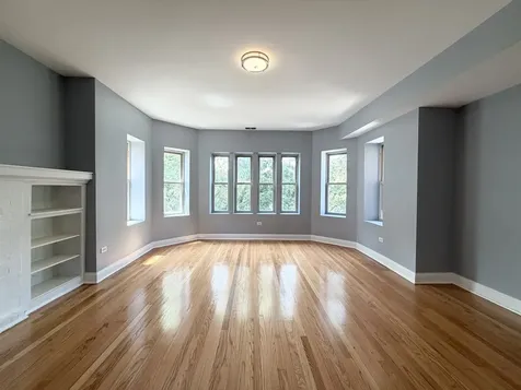 7821 South Phillips Avenue Chicago IL 60649
