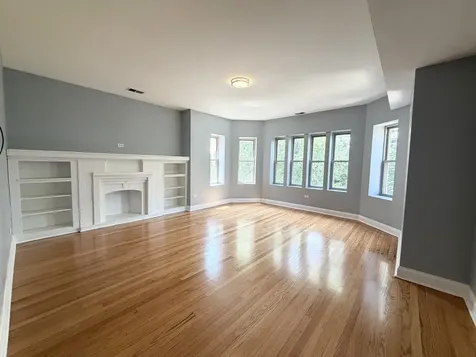 7821 South Phillips Avenue Chicago IL 60649