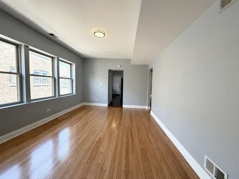 7821 South Phillips Avenue Chicago IL 60649