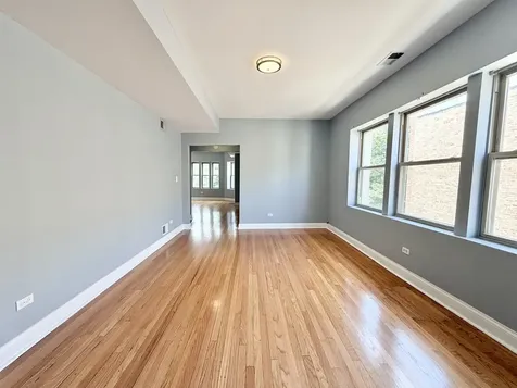 7821 South Phillips Avenue Chicago IL 60649