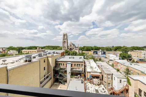 1122 West Catalpa Avenue Chicago IL 60640