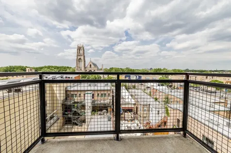 1122 West Catalpa Avenue Chicago IL 60640