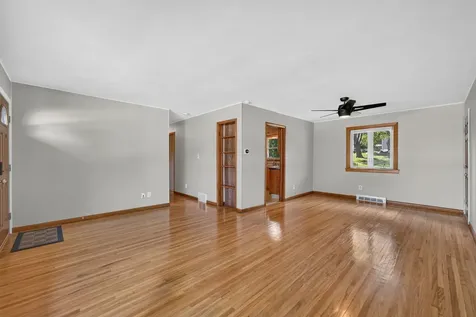 508 Oak Drive East Dundee IL 60118