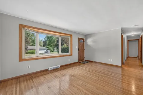 508 Oak Drive East Dundee IL 60118