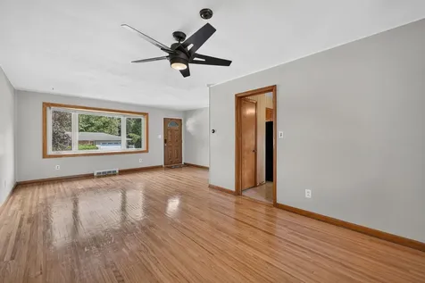508 Oak Drive East Dundee IL 60118