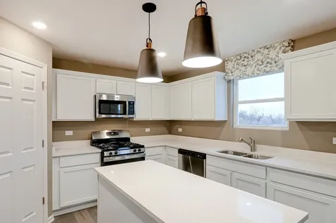 142 Piper Glen Avenue Oswego IL 60543