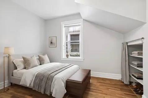 5147 West Cullom Avenue Chicago IL 60641