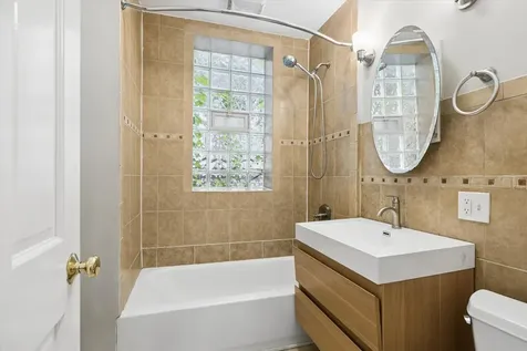 5147 West Cullom Avenue Chicago IL 60641