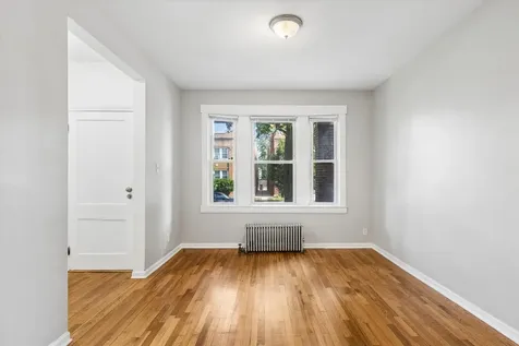 5147 West Cullom Avenue Chicago IL 60641