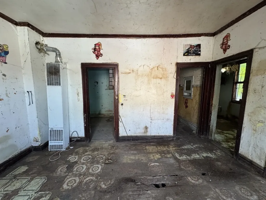 4324 West Division Street Chicago IL 60651