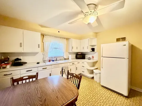 710 Saint Vincents Avenue Peru IL 61354