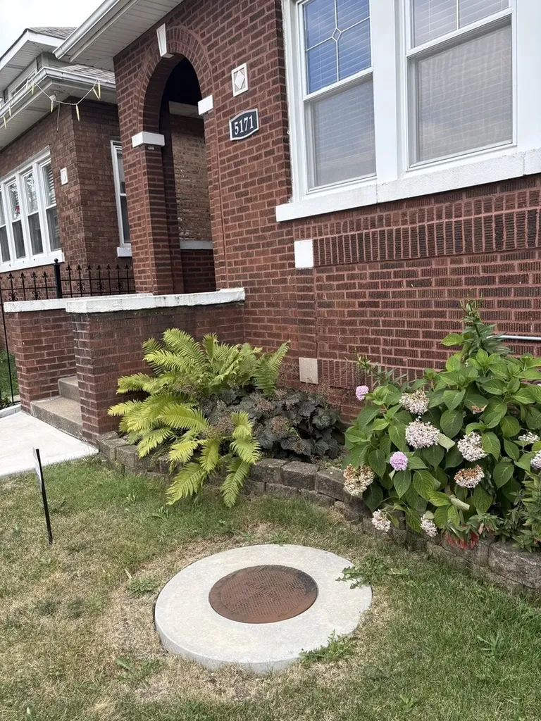 5171 West Wabansia Avenue Chicago IL 60639