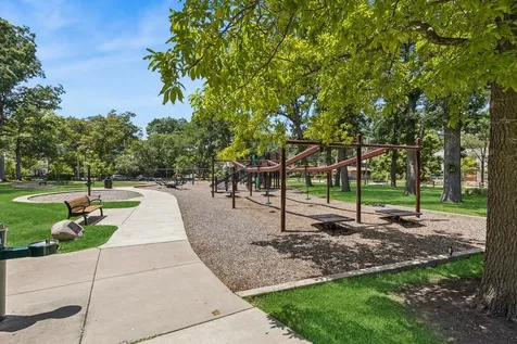 140 Green Bay Road Glencoe IL 60022