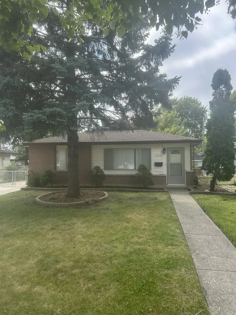 1322 Greenbay Avenue Calumet City IL 60409