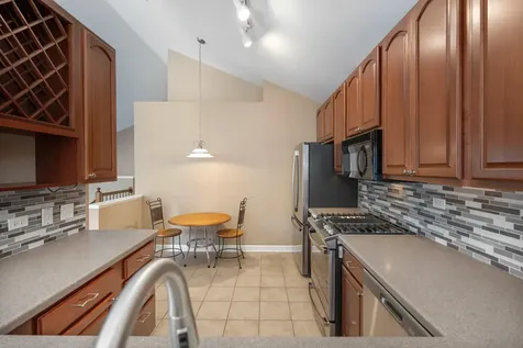 919 Pheasant Trail St. Charles IL 60174