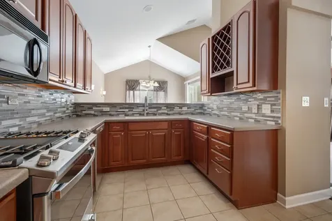 919 Pheasant Trail St. Charles IL 60174