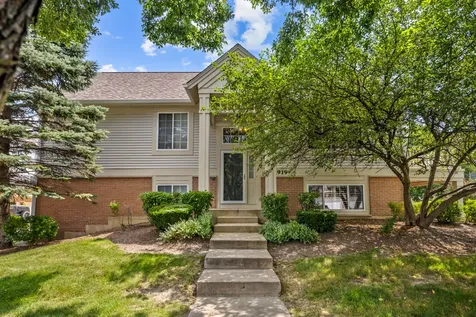 919 Pheasant Trail St. Charles IL 60174