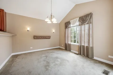 919 Pheasant Trail St. Charles IL 60174