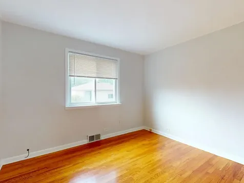 5221 Greenwood Street Skokie IL 60077