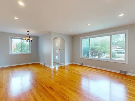 5221 Greenwood Street Skokie IL 60077