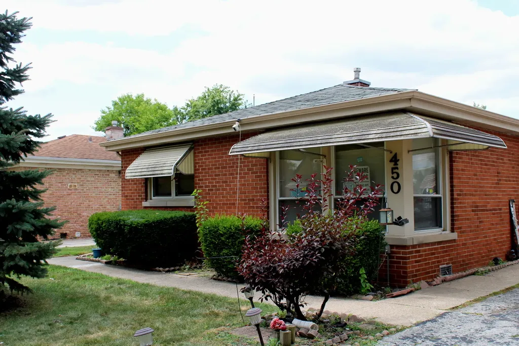 450 Hyde Park Avenue Hillside IL 60162