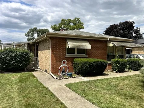 450 Hyde Park Avenue Hillside IL 60162