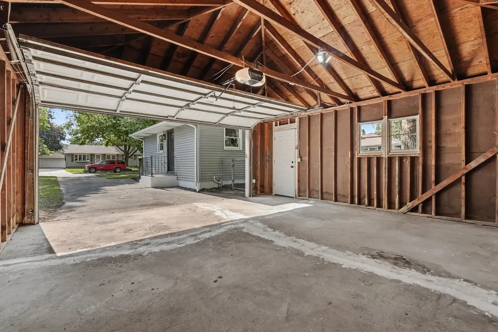 753 Westgate Drive Aurora IL 60506